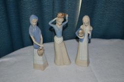 (3) Porc. Figurines