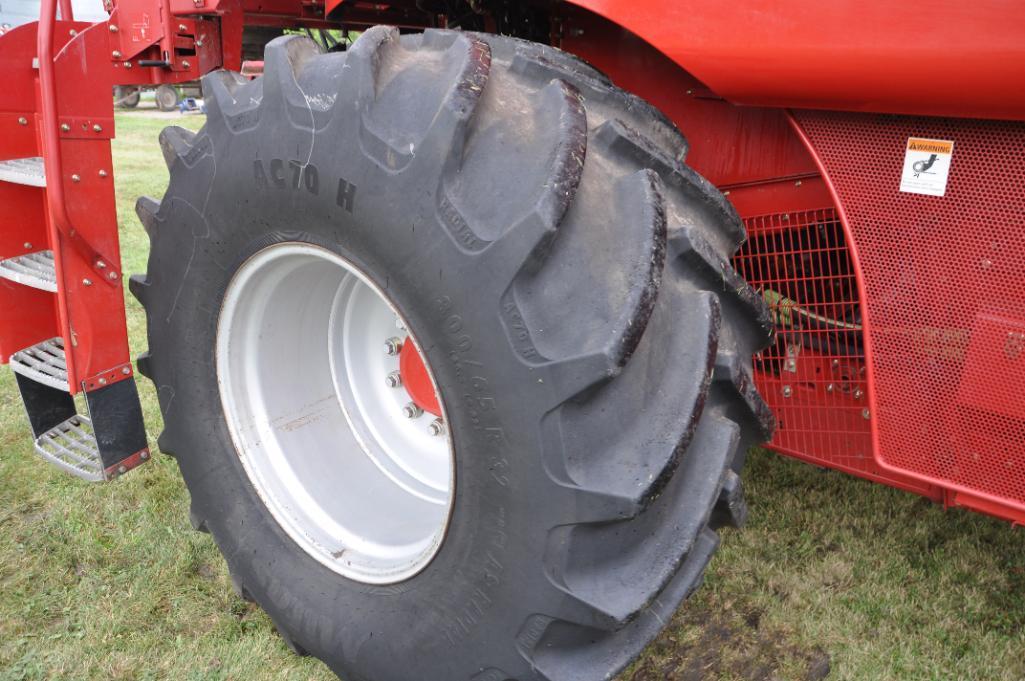 2005 Case-IH 2377 2wd combine