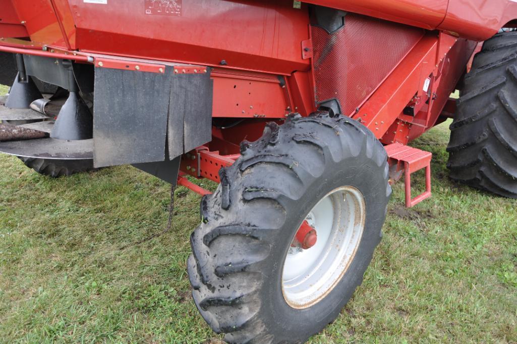 2005 Case-IH 2377 2wd combine