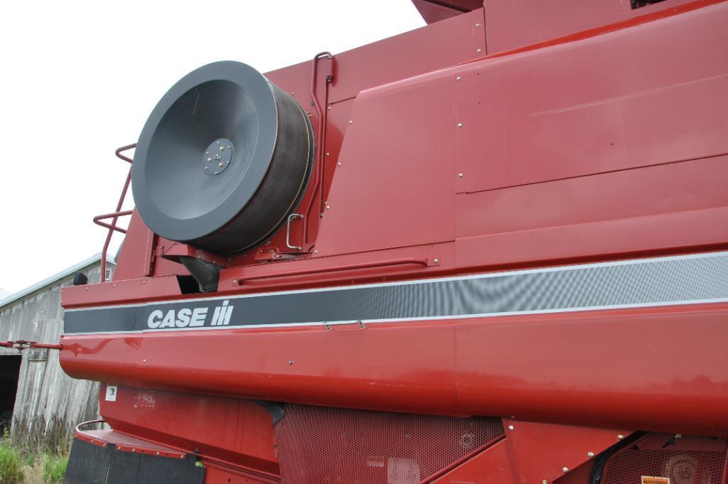 2005 Case-IH 2377 2wd combine