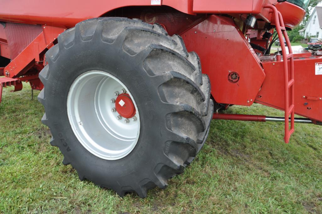 2005 Case-IH 2377 2wd combine