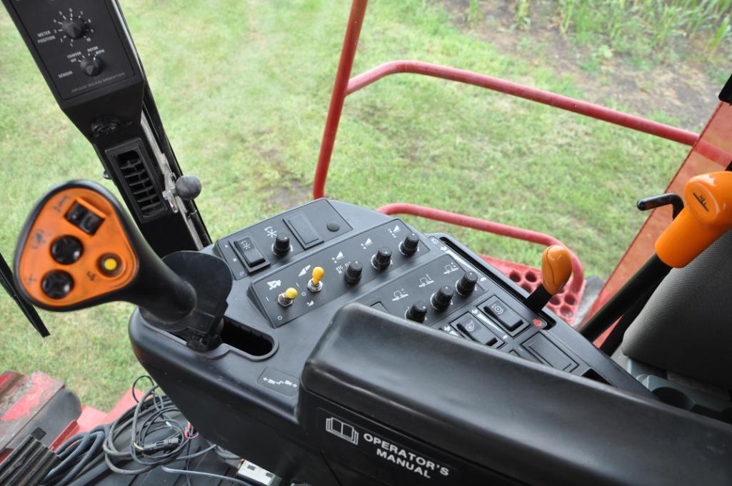 2005 Case-IH 2377 2wd combine