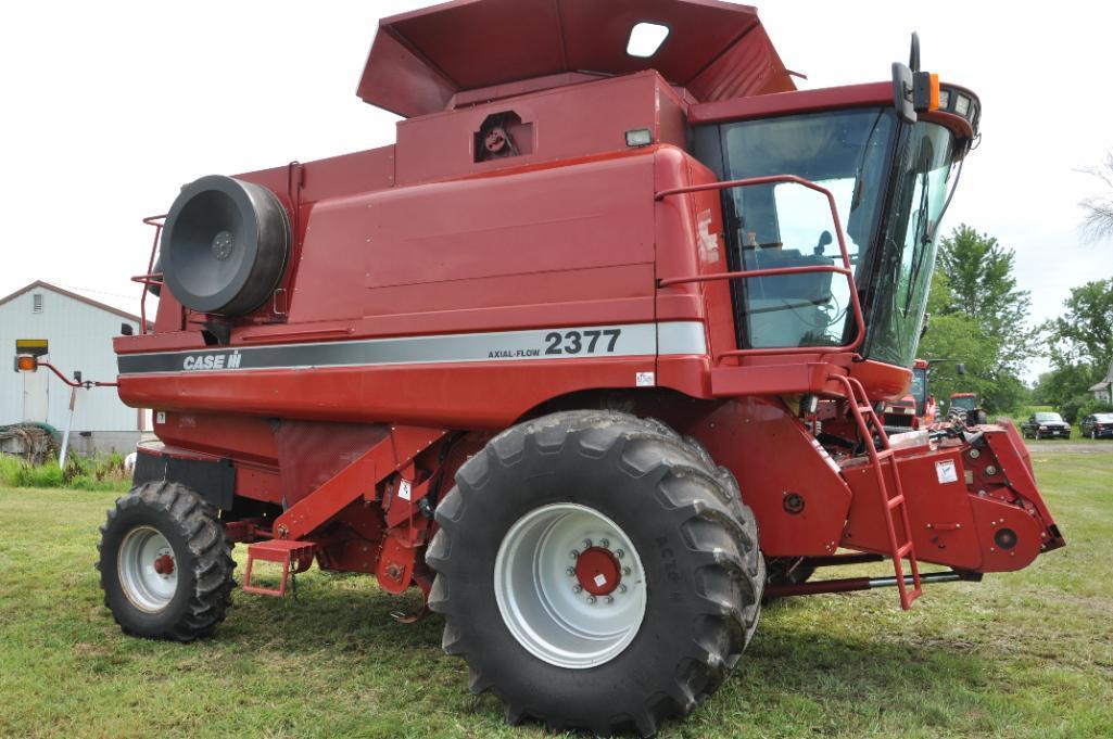 2005 Case-IH 2377 2wd combine