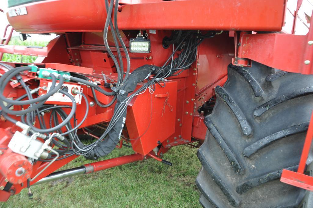 2005 Case-IH 2377 2wd combine