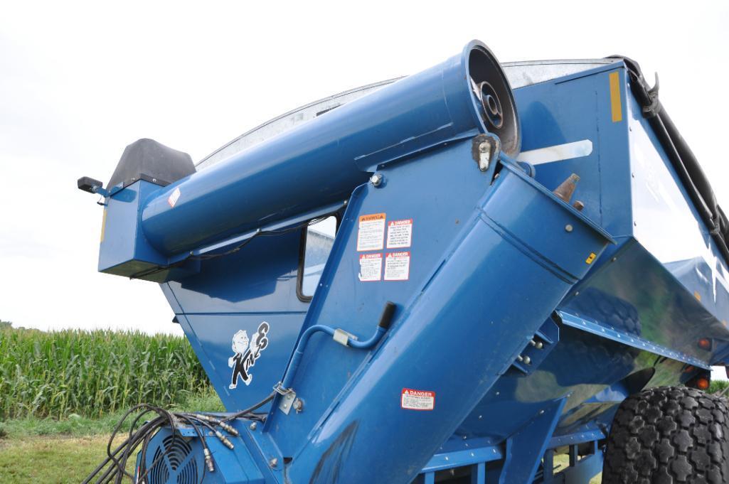 2005 Kinze 650 grain cart,