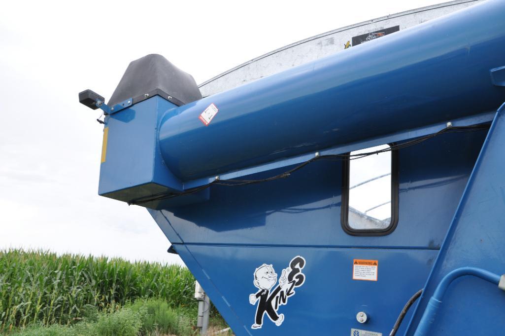 2005 Kinze 650 grain cart,