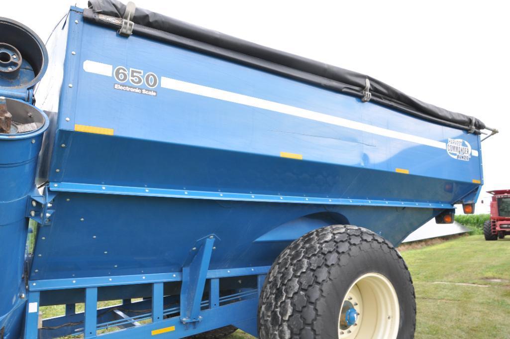 2005 Kinze 650 grain cart,