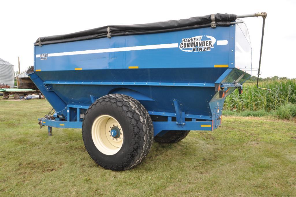 2005 Kinze 650 grain cart,