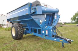 2005 Kinze 650 grain cart,