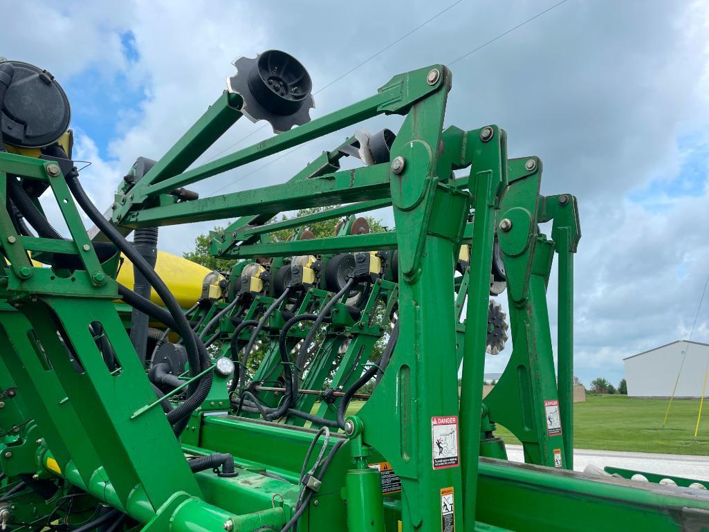 2006 John Deere 1790 CCS 16/31 planter
