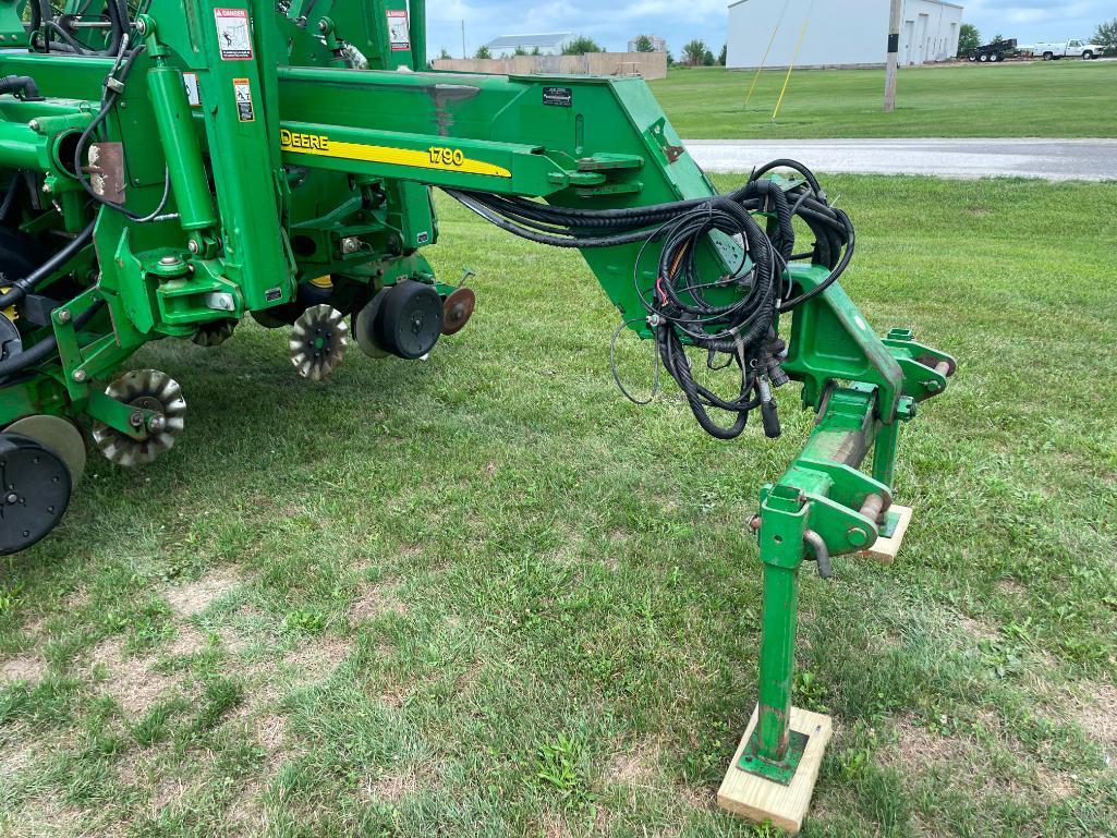 2006 John Deere 1790 CCS 16/31 planter