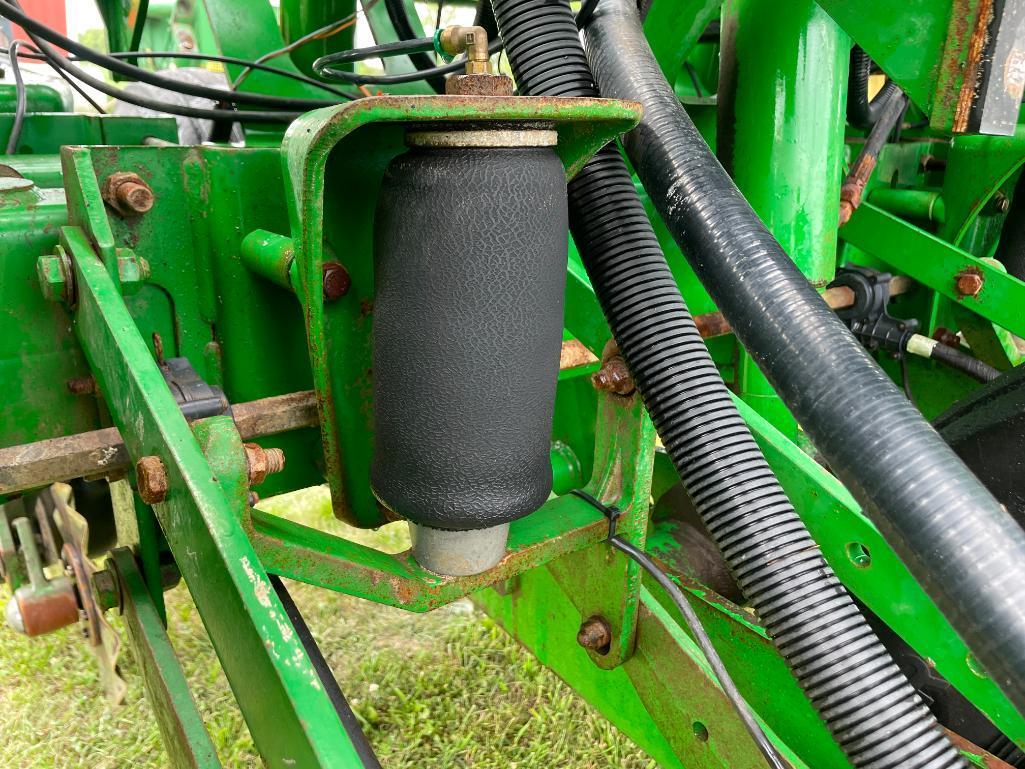 2006 John Deere 1790 CCS 16/31 planter