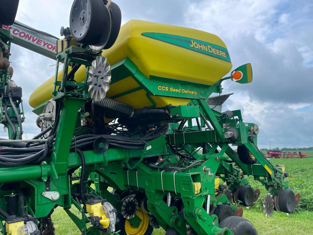 2006 John Deere 1790 CCS 16/31 planter