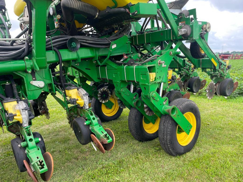 2006 John Deere 1790 CCS 16/31 planter