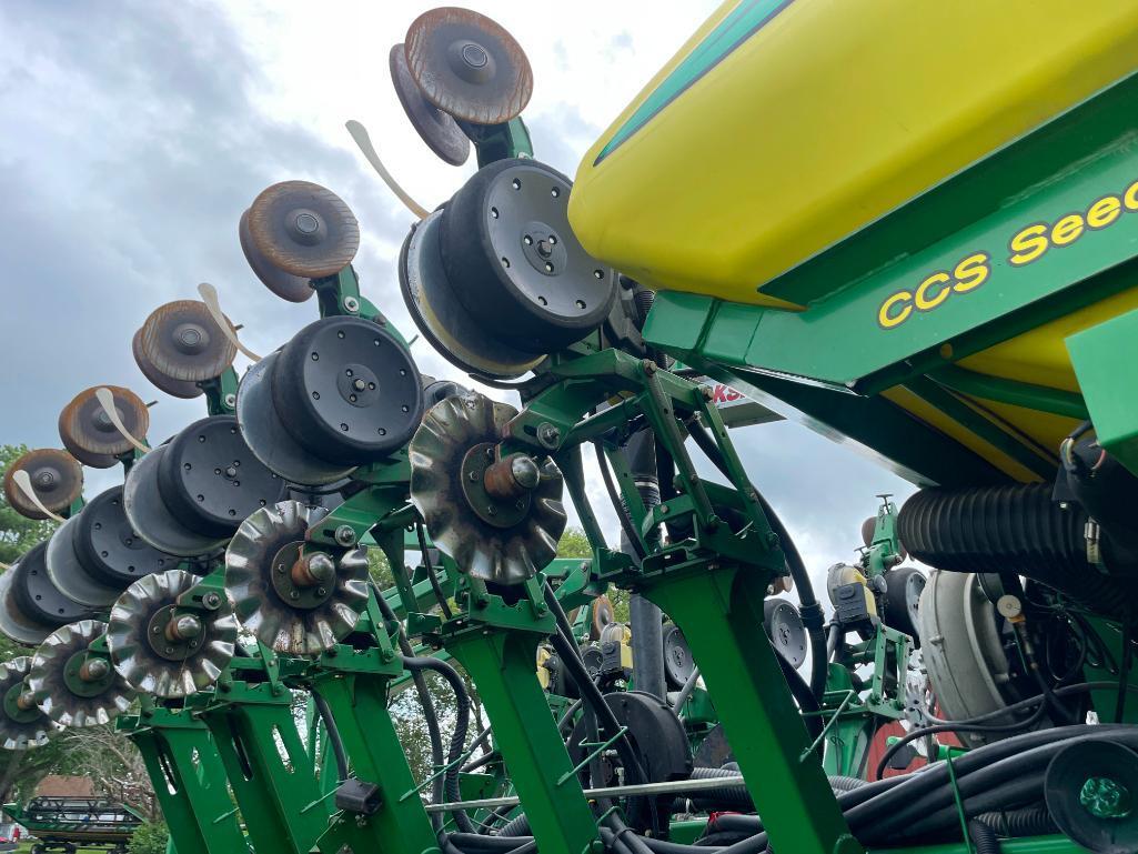 2006 John Deere 1790 CCS 16/31 planter