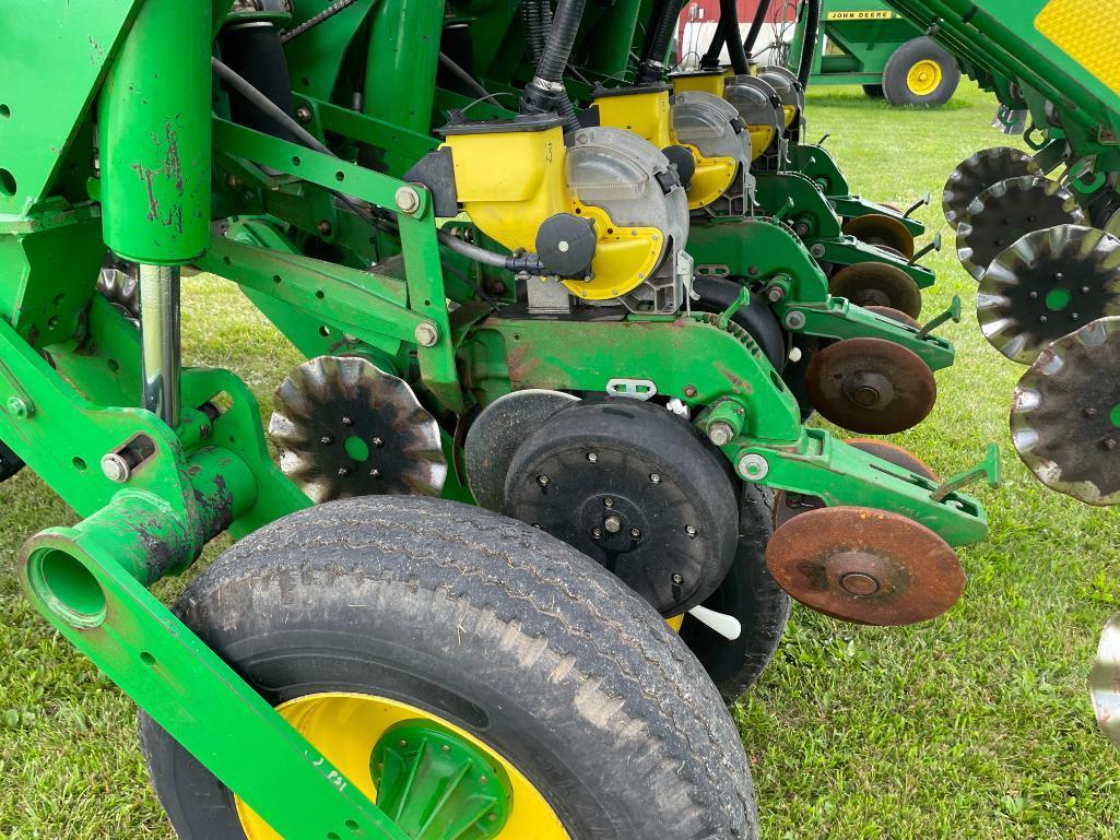 2006 John Deere 1790 CCS 16/31 planter