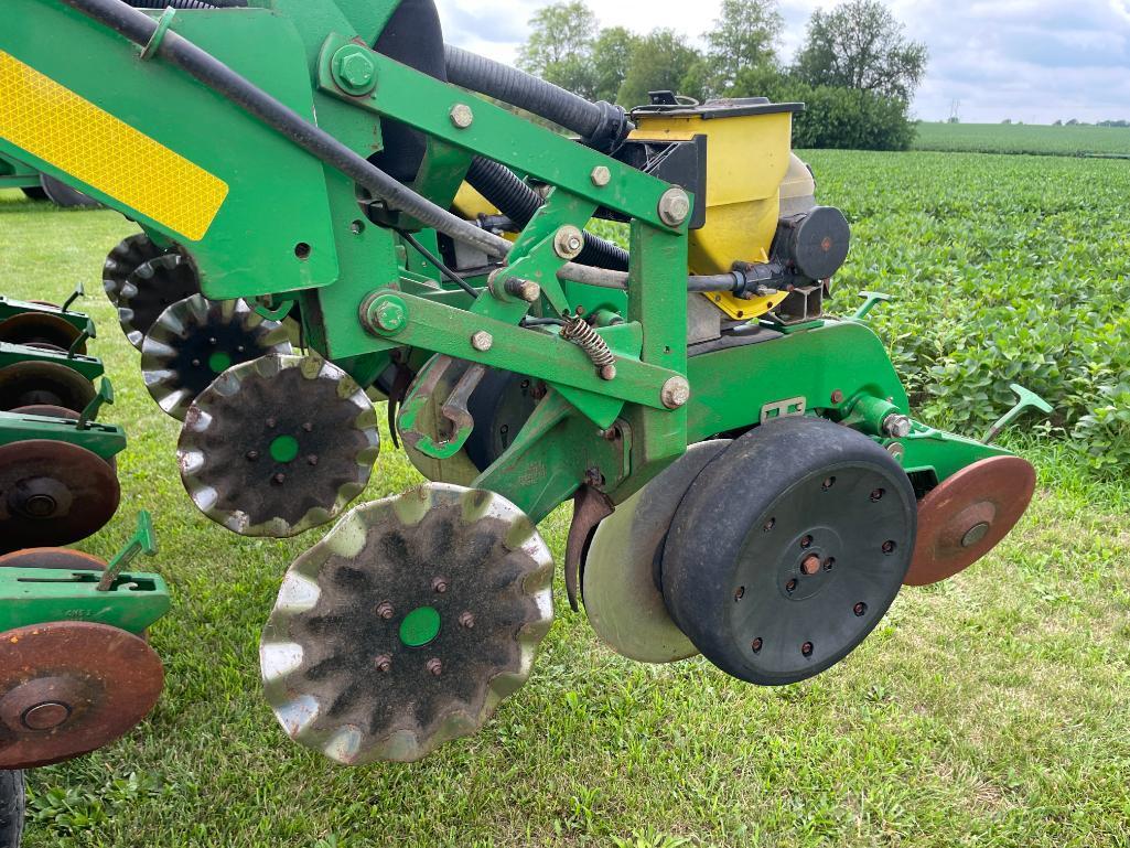 2006 John Deere 1790 CCS 16/31 planter