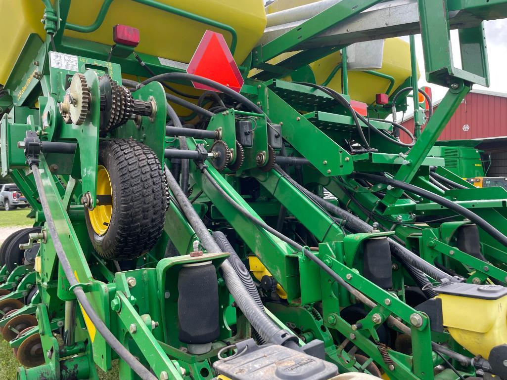 2006 John Deere 1790 CCS 16/31 planter