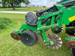 2006 John Deere 1790 CCS 16/31 planter