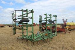 John Deere 1100 Field Cultivator