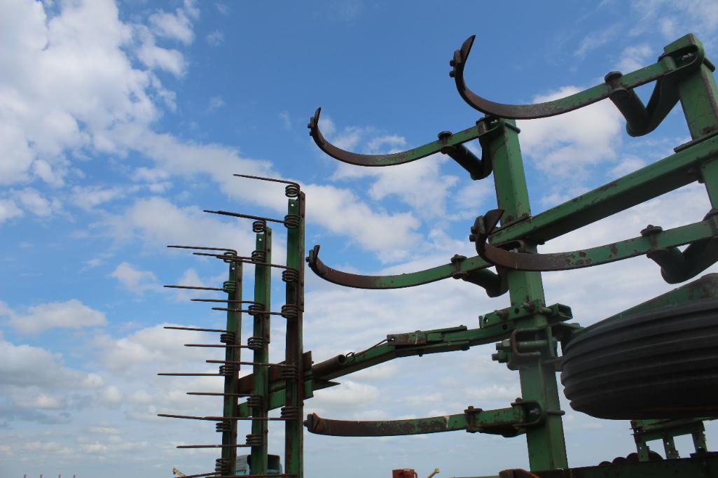 John Deere 1100 Field Cultivator