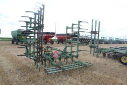 John Deere 1100 Field Cultivator
