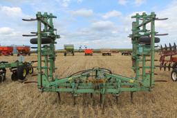 John Deere 1100 Field Cultivator