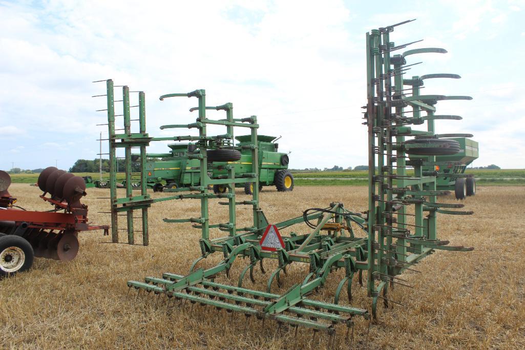 John Deere 1100 Field Cultivator