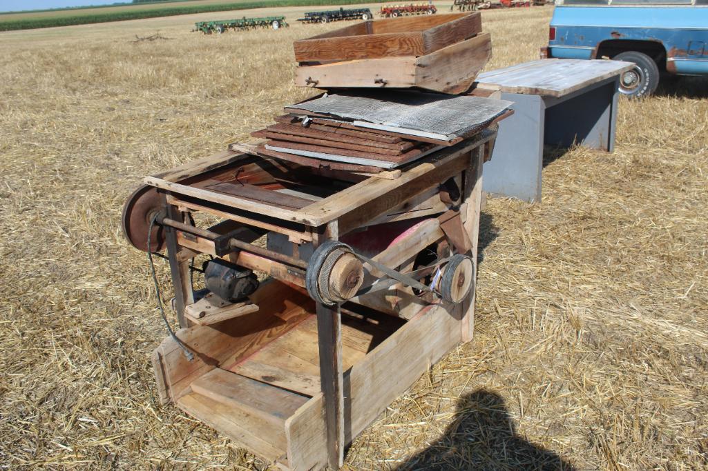 Clipper Fanning Mill with 9 Screens