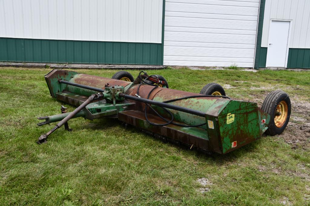 John Deere 27 15' flail type stalk shredder