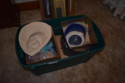 Tote of ladies hats