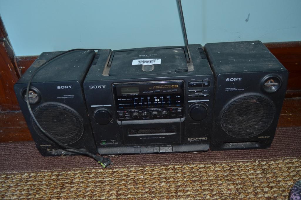 Sony CFD-440 boombox