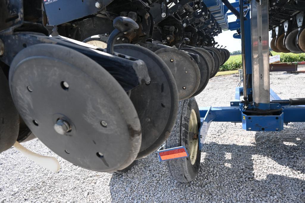 2006 Kinze 3500 8/15 row planter