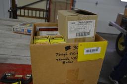 Box of treble light bulbs, approx. 30