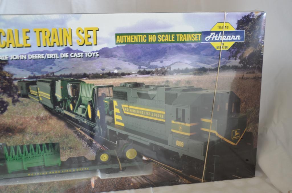 Athearn John Deere HO Scale Train set