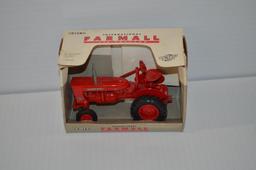 ERTL 1/16 scale International Farmall 140 Tractor