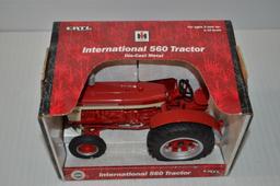 ERTL 1/16 scale Case International 560 Tractor