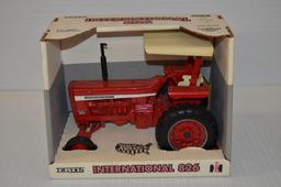 ERTL 1/16 scale Case International 826 Tractor