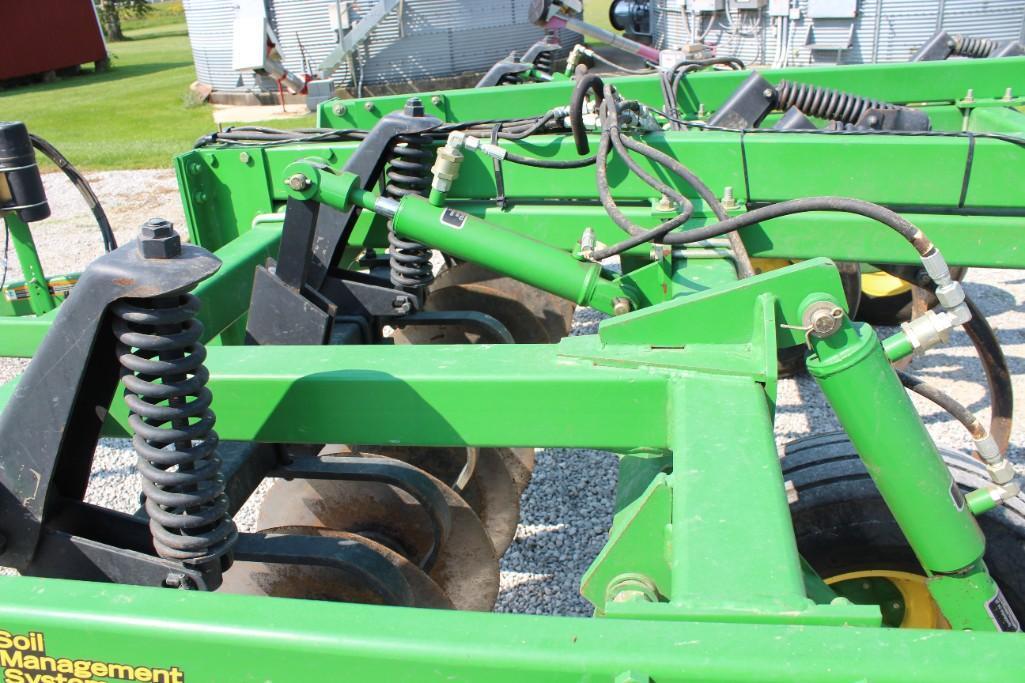 2011 John Deere 714 11 shank disc chisel