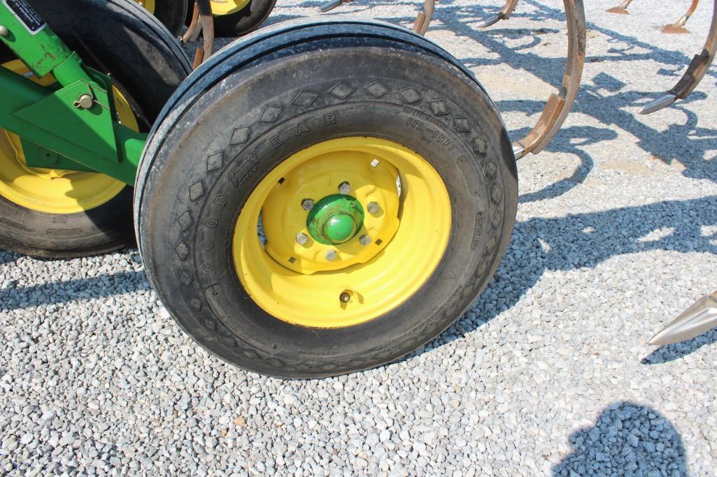 2011 John Deere 714 11 shank disc chisel
