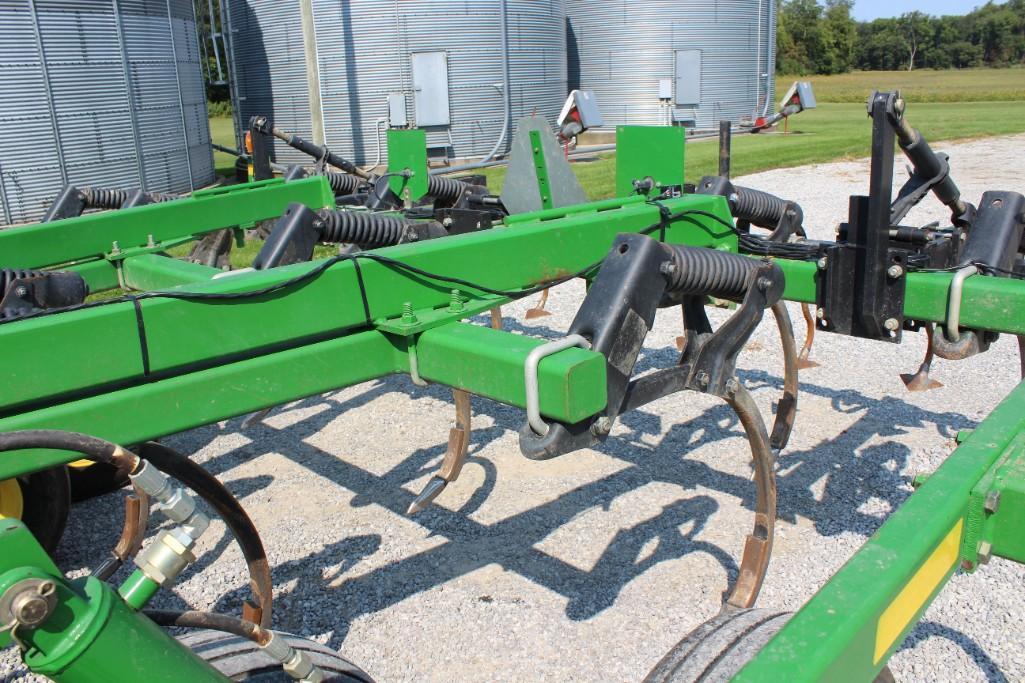 2011 John Deere 714 11 shank disc chisel