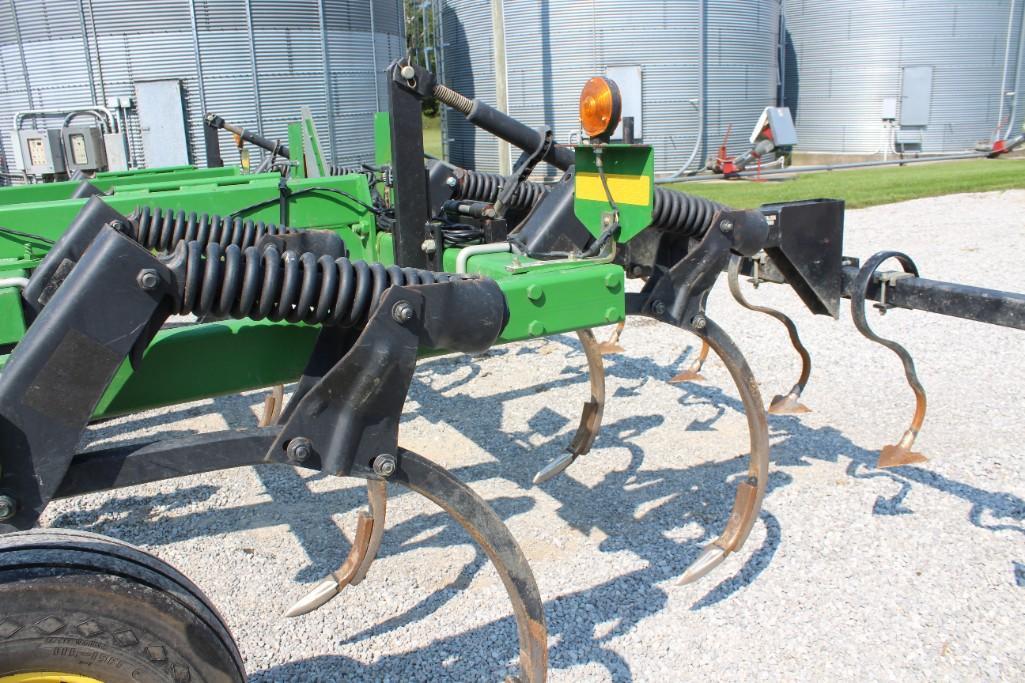 2011 John Deere 714 11 shank disc chisel
