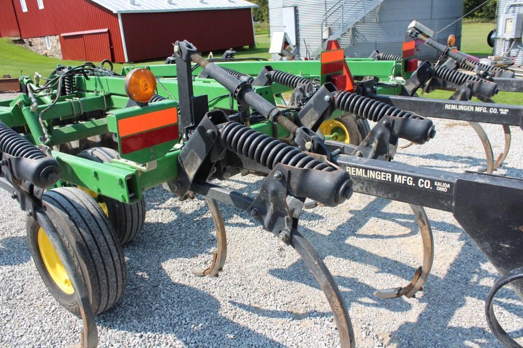 2011 John Deere 714 11 shank disc chisel
