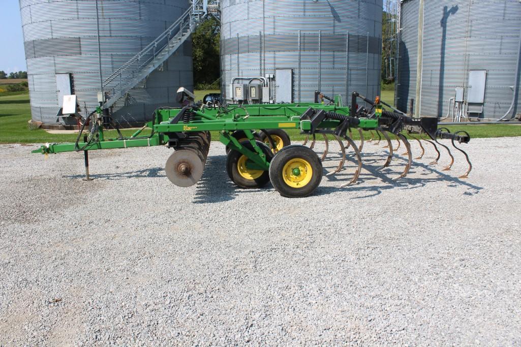 2011 John Deere 714 11 shank disc chisel
