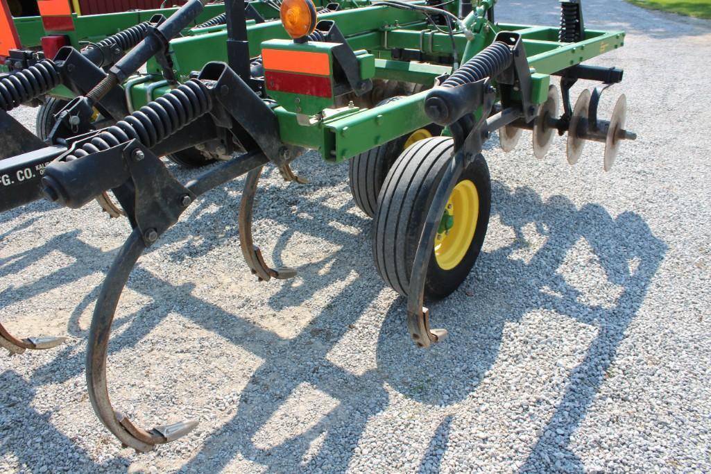 2011 John Deere 714 11 shank disc chisel