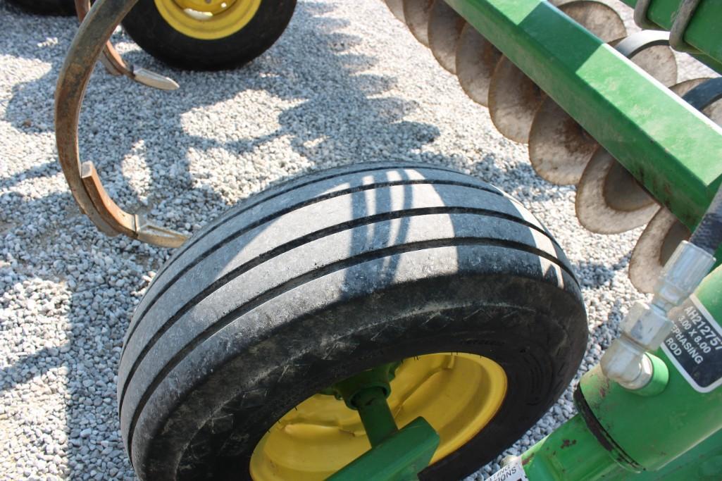 2011 John Deere 714 11 shank disc chisel
