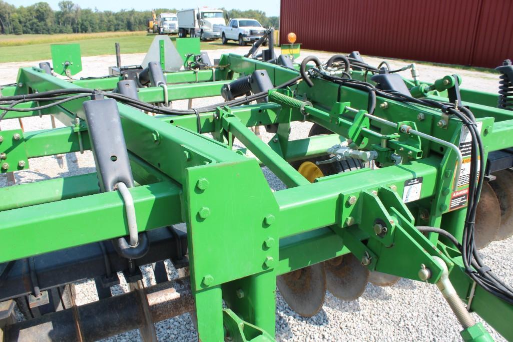 2011 John Deere 714 11 shank disc chisel