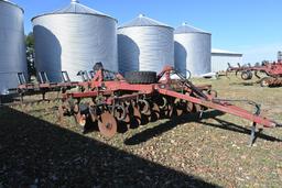 M&W 1465 7-shank disk ripper