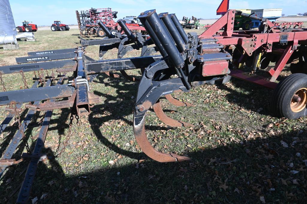 M&W 1465 7-shank disk ripper