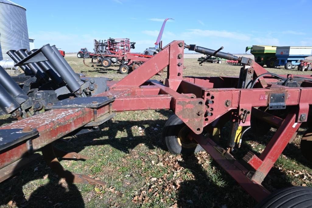 M&W 1465 7-shank disk ripper